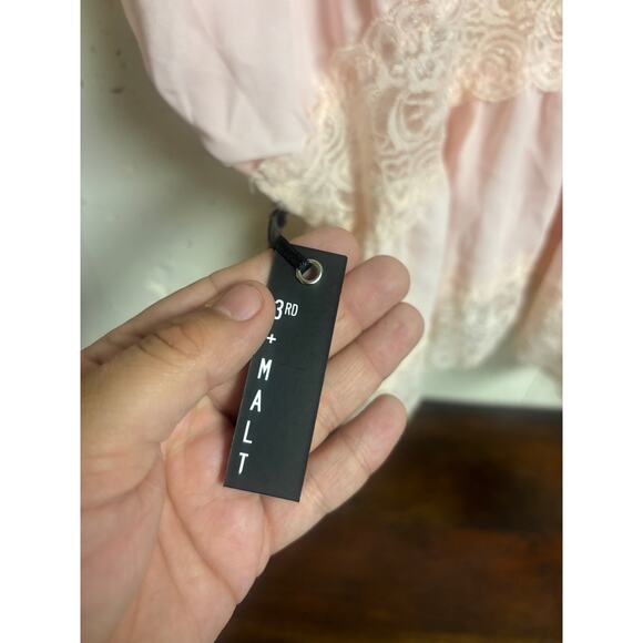 3rd Malt Pink Lace Kimono Blouse Top Size Medium NEW WITH TAGS - Picture 3 of 4